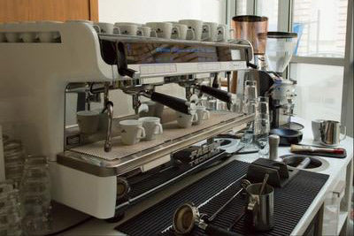 What is the difference between a barista coffee machine and a bean to cup coffee machine